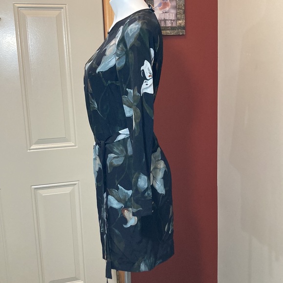 💙Club Monaco Floral Print Mini Dress - Picture 7 of 12